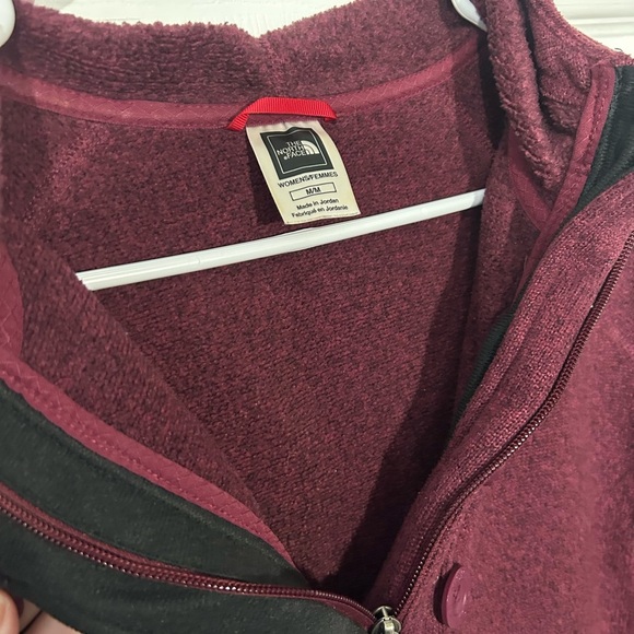 The North Face Crescent Sunshine Fleece Hoodie pullover Size Medium. Burgundy - Picture 12 of 14
